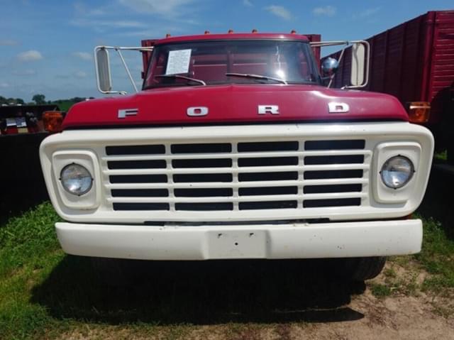 Image of Ford F-600 equipment image 4