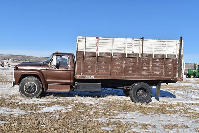 Image of Ford F-600 equipment image 2