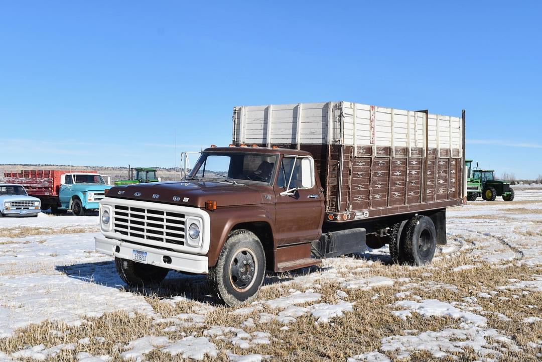 Image of Ford F-600 Primary image