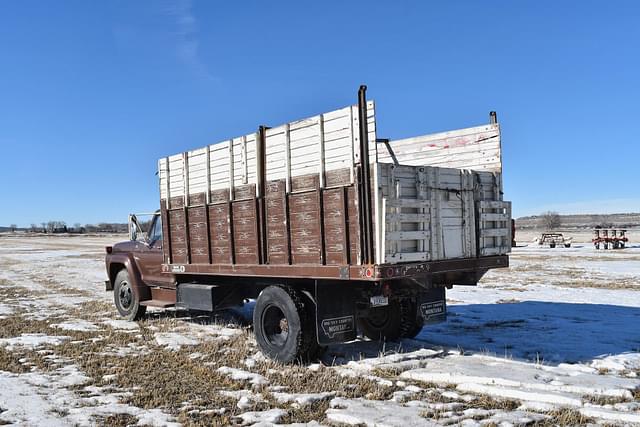 Image of Ford F-600 equipment image 4