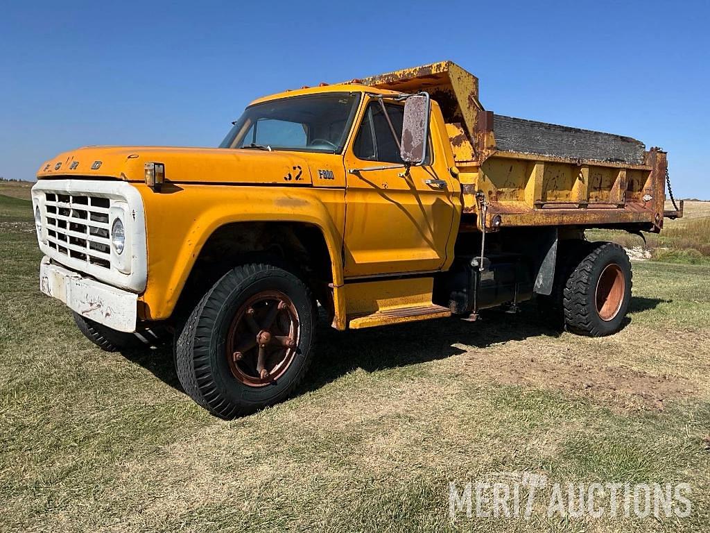 Image of Ford F-600 Primary image