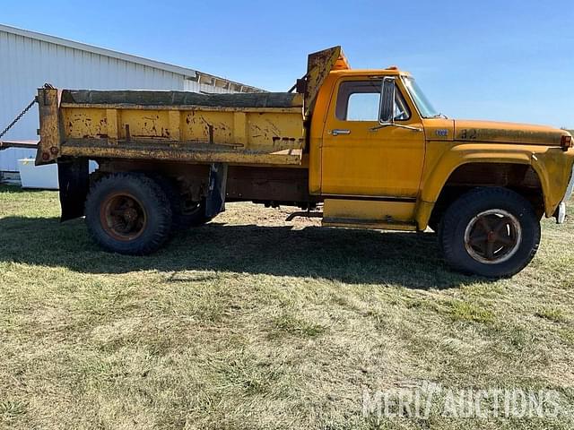 Image of Ford F-600 equipment image 3