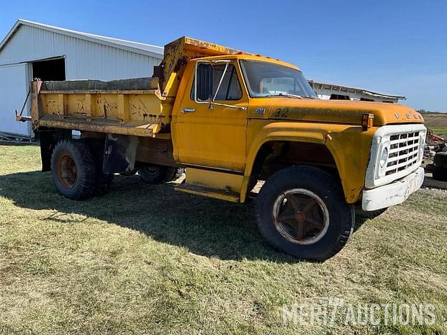 Image of Ford F-600 equipment image 4