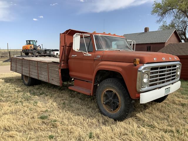 Image of Ford F-600 equipment image 4