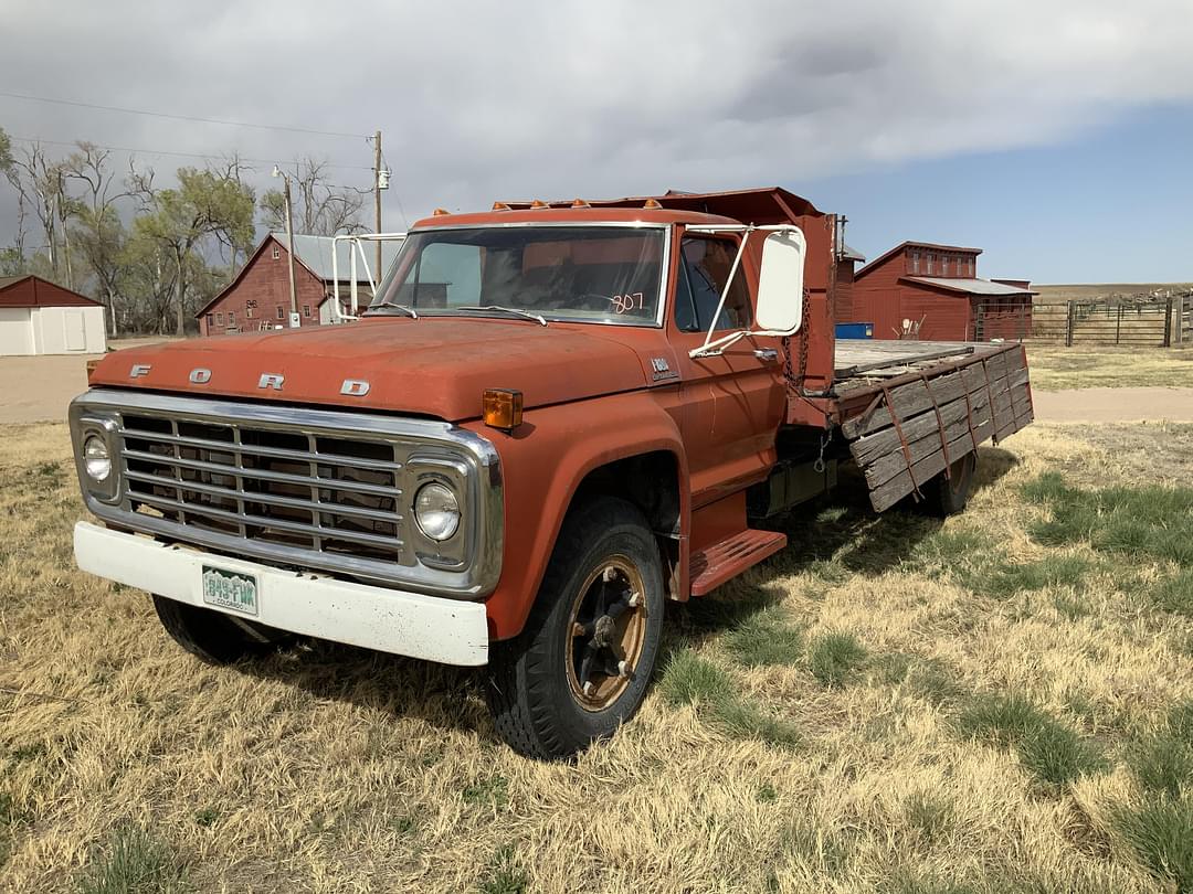 Image of Ford F-600 Primary image