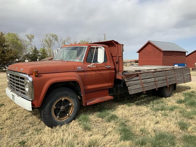 Image of Ford F-600 equipment image 2