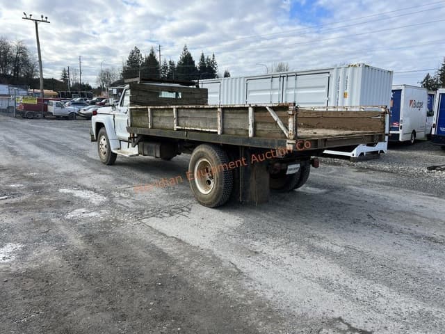 Image of Ford F-600 equipment image 2