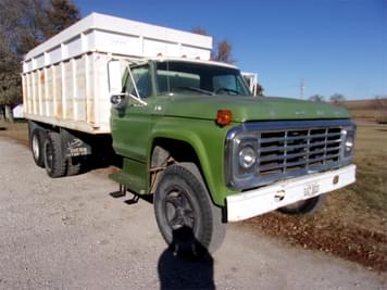 Main image Ford F700