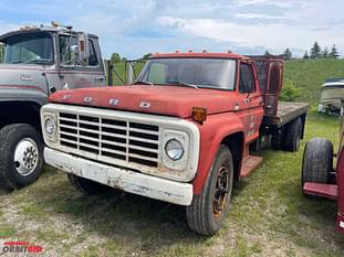1975 Ford F-700 Equipment Image0