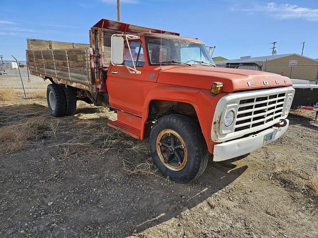 Image of Ford F-800 equipment image 1