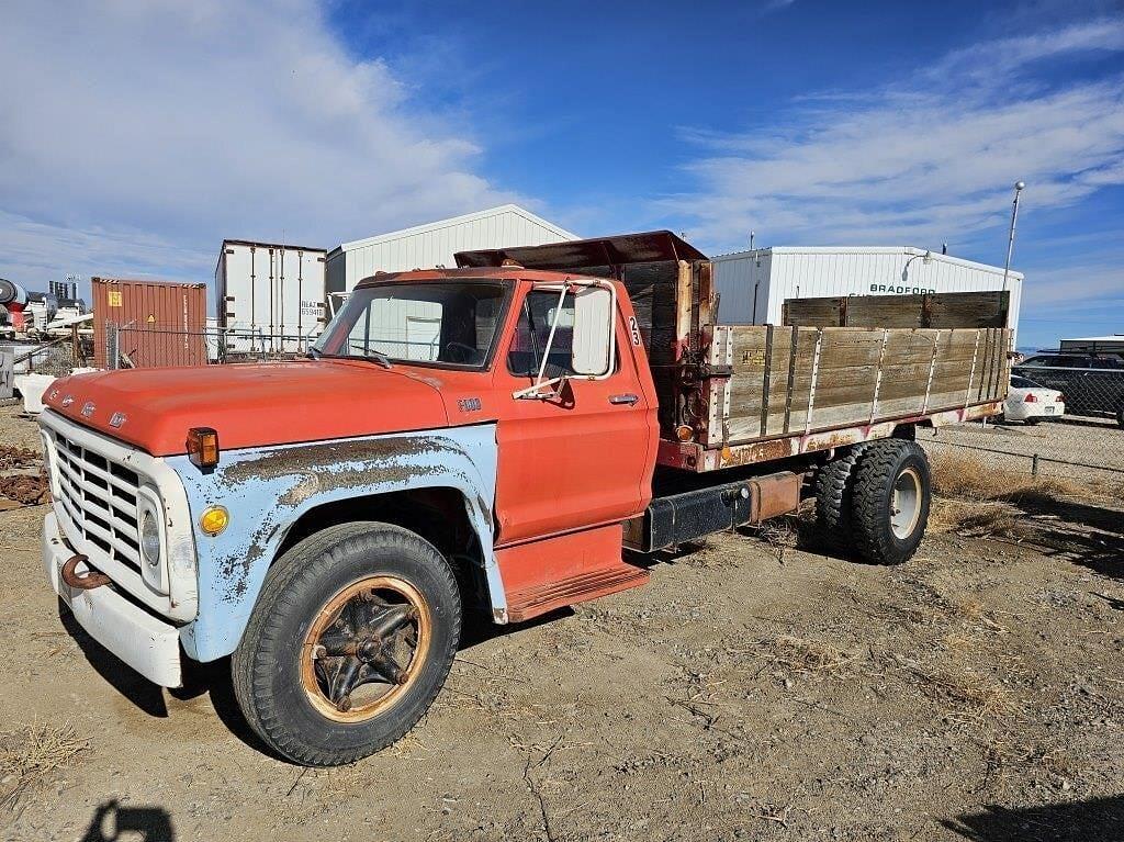 Image of Ford F-800 Primary image