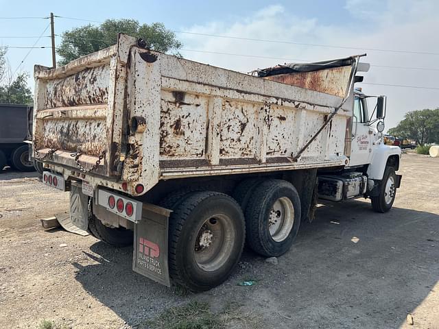 Image of Ford L9000 equipment image 4
