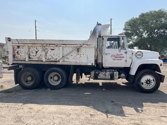 Image of Ford L9000 equipment image 3