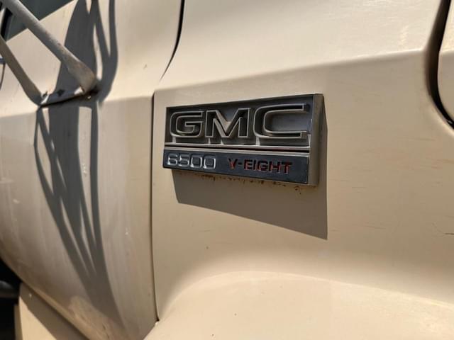 Image of GMC 6500 equipment image 2