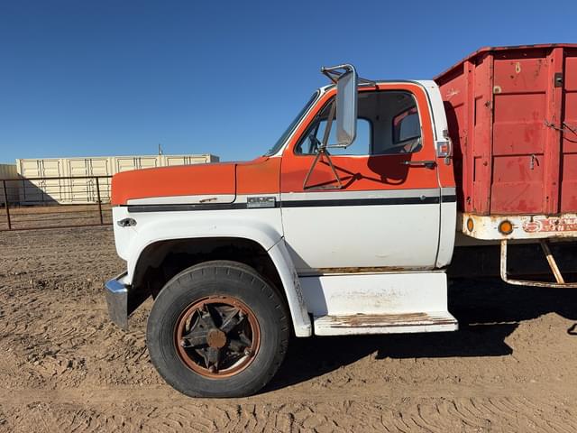 Image of GMC 6500 equipment image 3