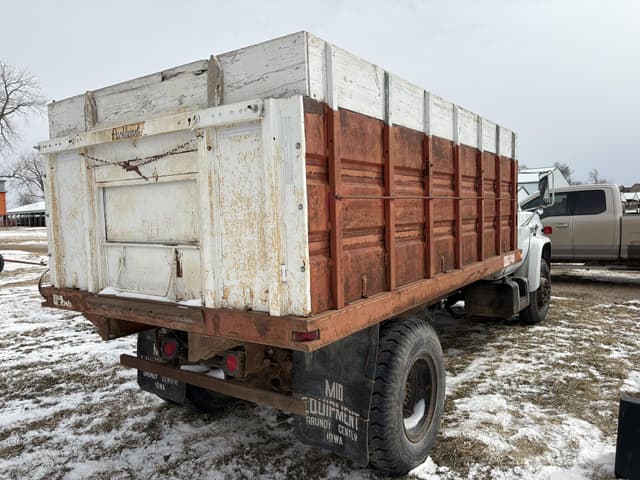 Image of GMC 6500 equipment image 2