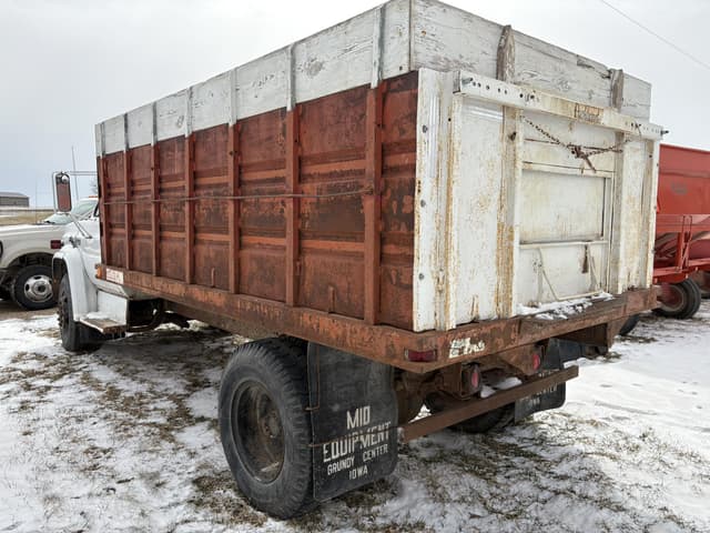 Image of GMC 6500 equipment image 4