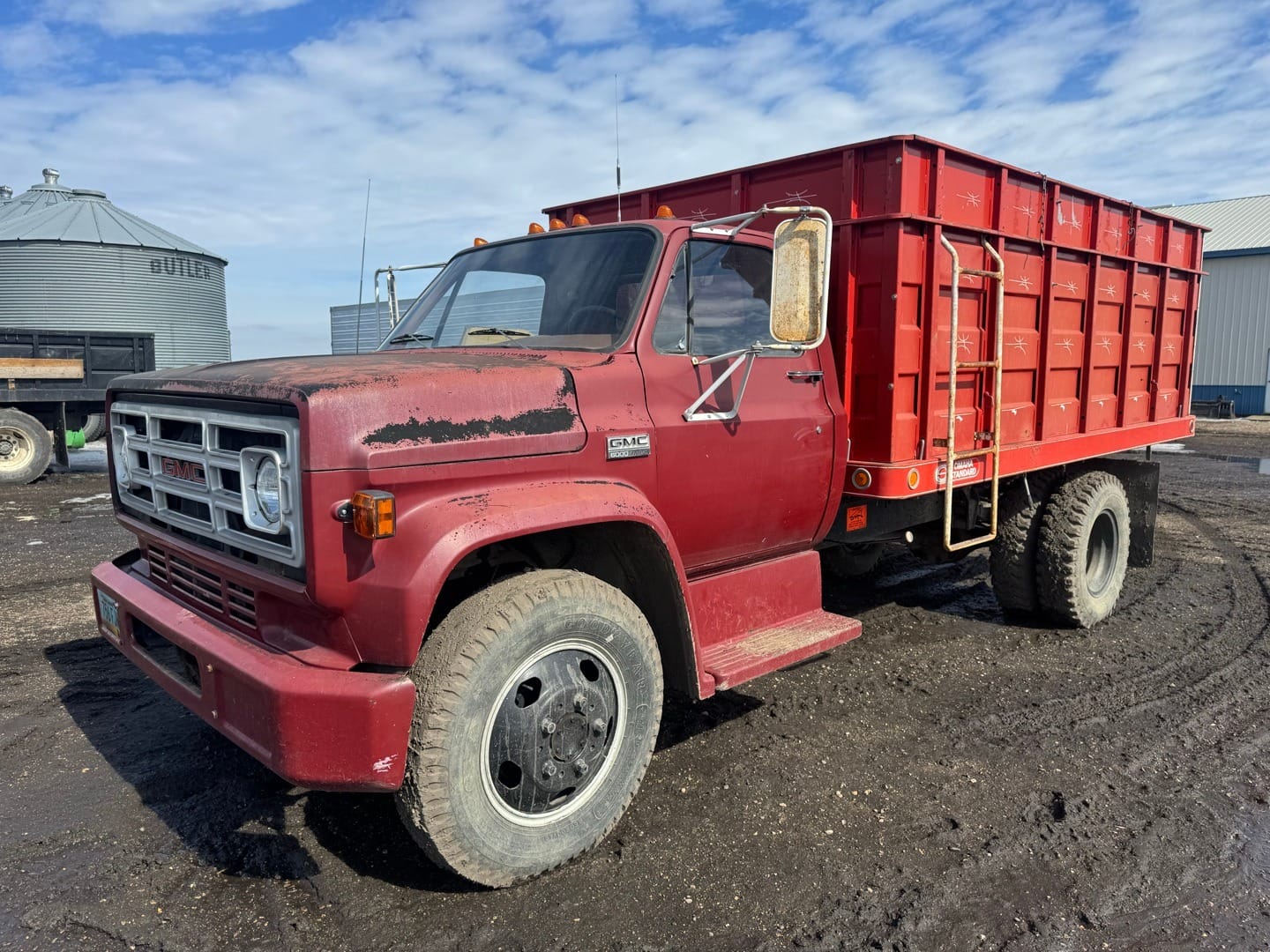 1975 GMC 6000 Equipment Image0