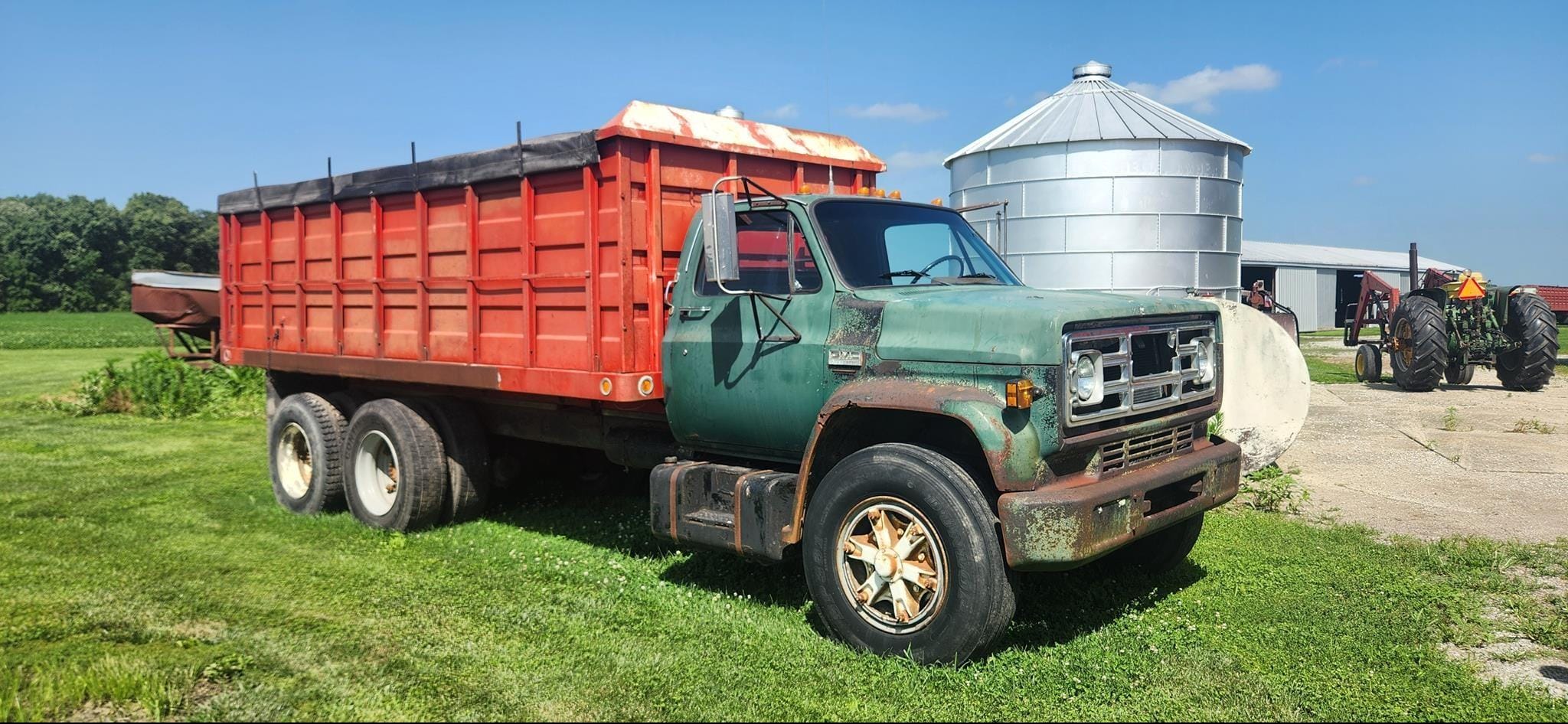 1975 GMC T6500 Equipment Image0