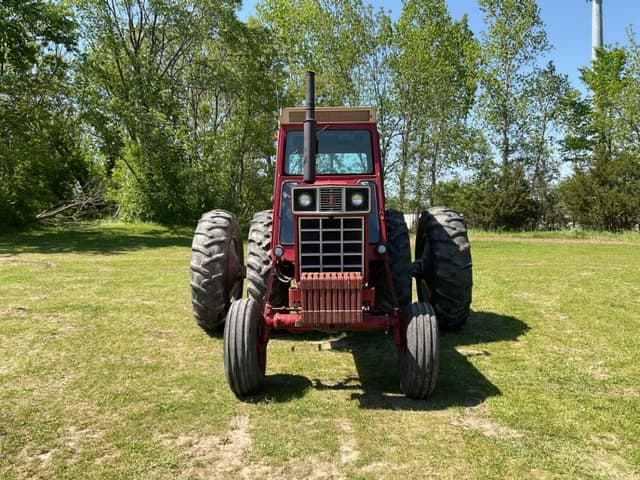 Image of International Harvester 1066 equipment image 1