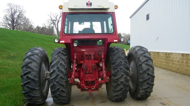 Image of International Harvester 1066 equipment image 3