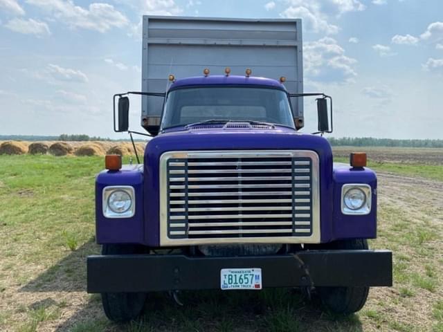 Image of International Loadstar 1800 equipment image 2
