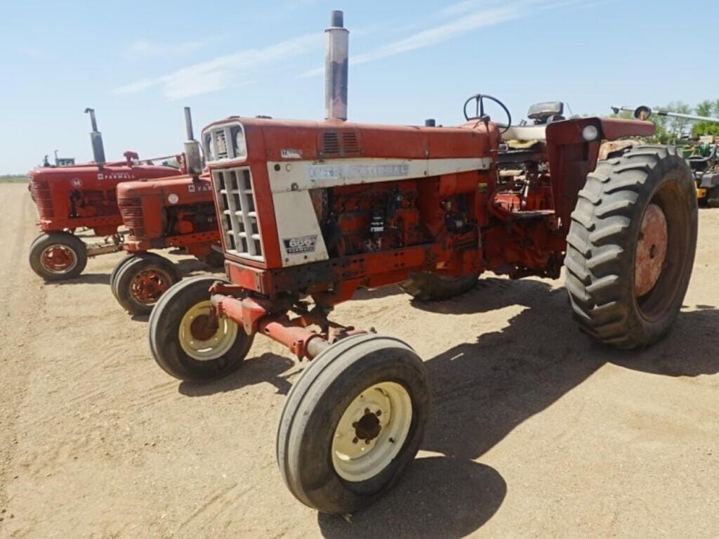 Main image International Harvester 666