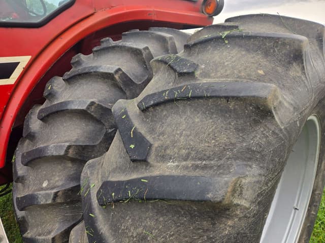 Image of International Harvester 1466 equipment image 4