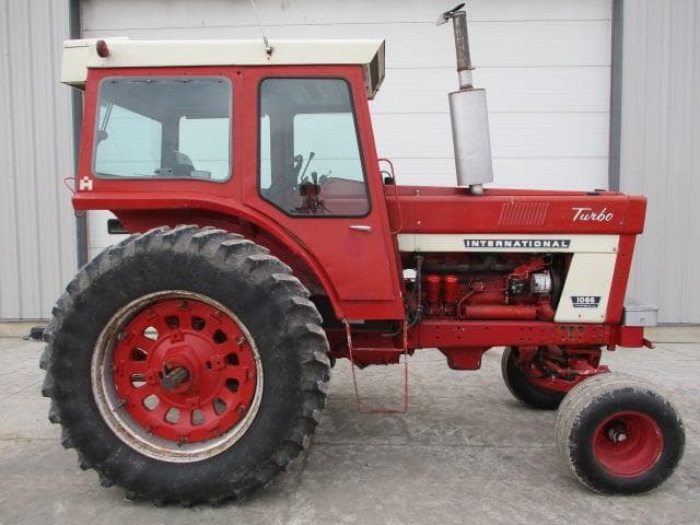 Image of International Harvester 1066 equipment image 3