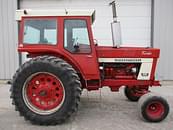 Thumbnail image International Harvester 1066 4