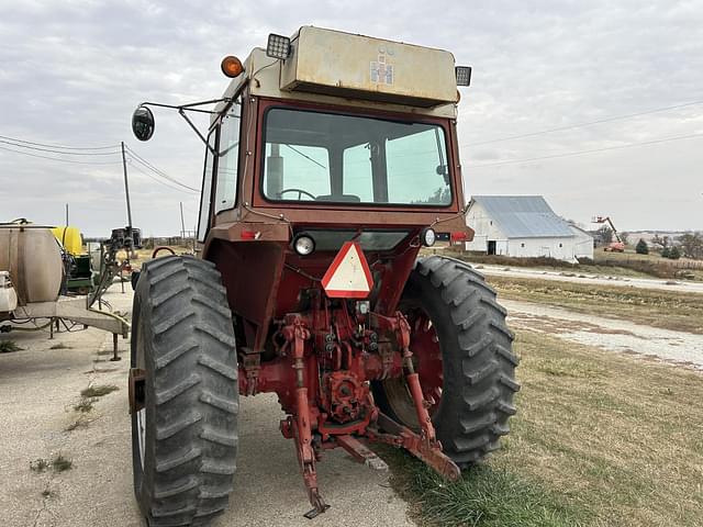 Image of International Harvester 1066 equipment image 1