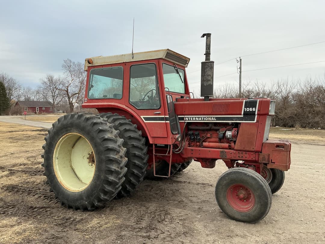Image of International Harvester 1066 Primary image