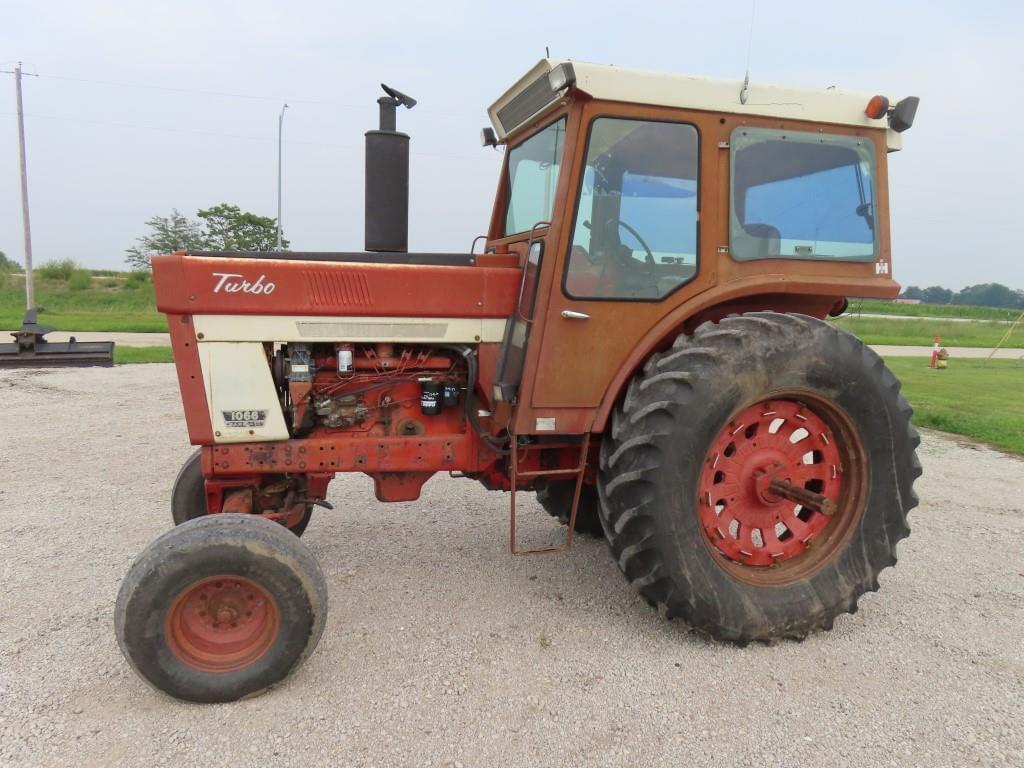 Image of International Harvester 1066 Primary image