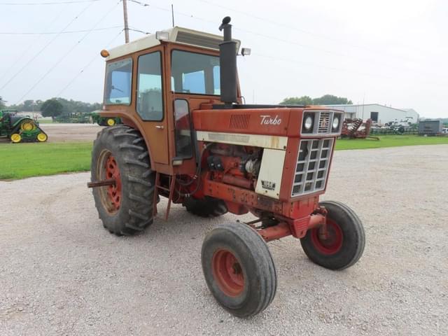 Image of International Harvester 1066 equipment image 3