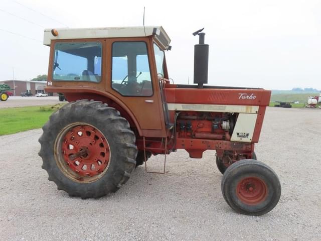 Image of International Harvester 1066 equipment image 4