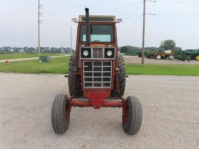Image of International Harvester 1066 equipment image 2