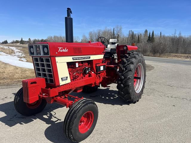 Image of International Harvester 1066 equipment image 2