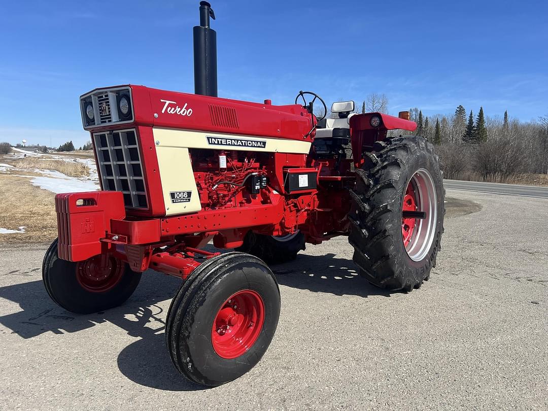 Image of International Harvester 1066 Primary image