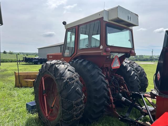 Image of International Harvester 1066 equipment image 2