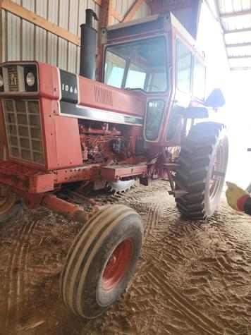 Main image International Harvester 1066