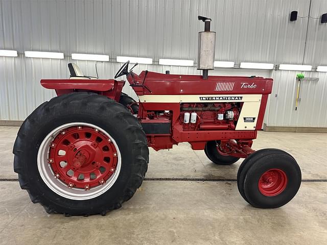 Image of International Harvester 1466 equipment image 1