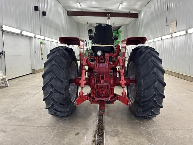 Image of International Harvester 1466 equipment image 3