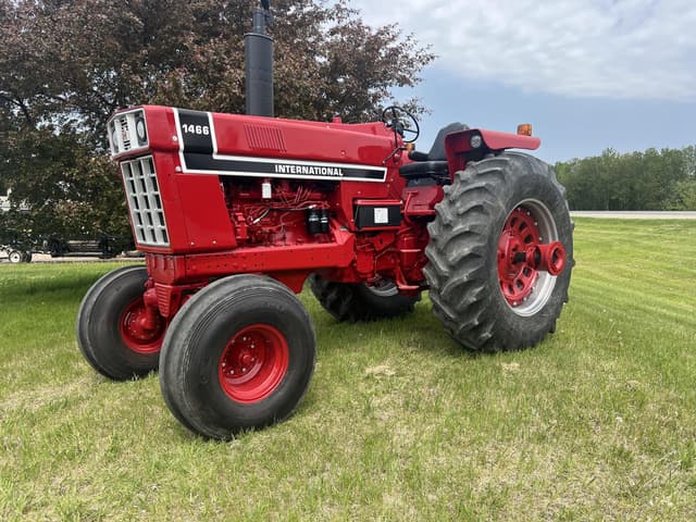 Image of International Harvester 1466 equipment image 1