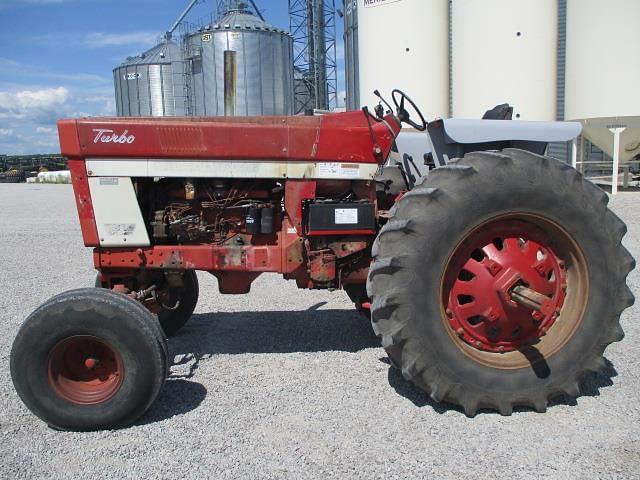 Image of International Harvester 1566 equipment image 2