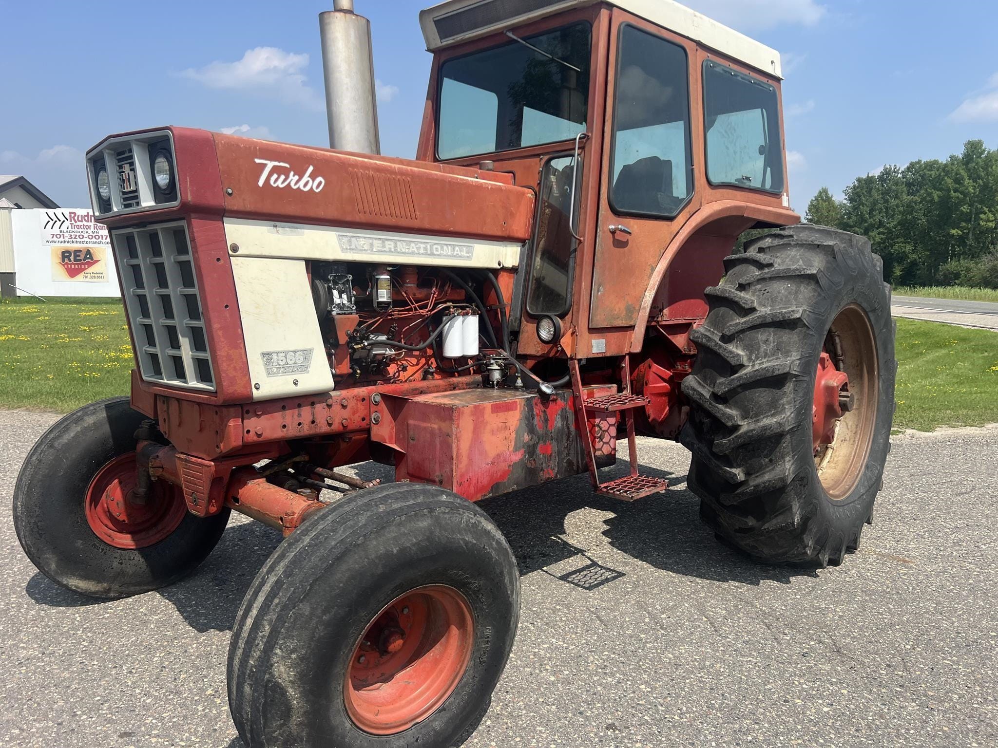 1975 International Harvester 1566 Equipment Image0