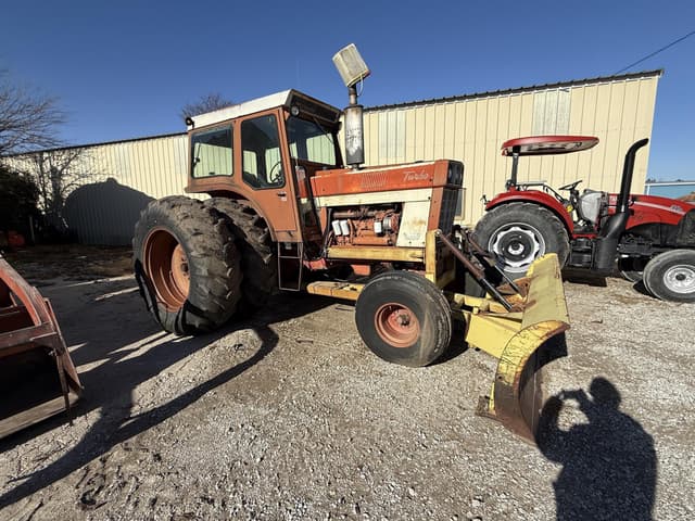 Image of International Harvester 1566 equipment image 3