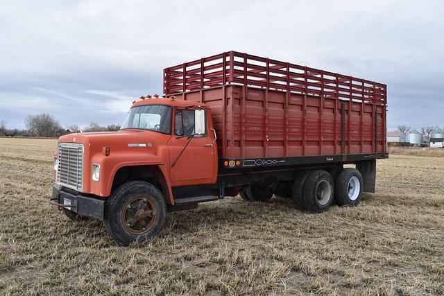 Image of International Loadstar 1800 equipment image 1