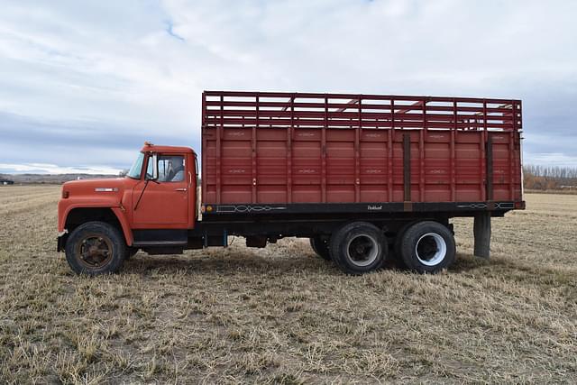 Image of International Loadstar 1800 equipment image 3