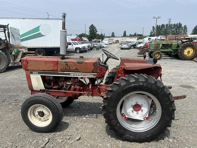 Image of International Harvester 284 equipment image 2