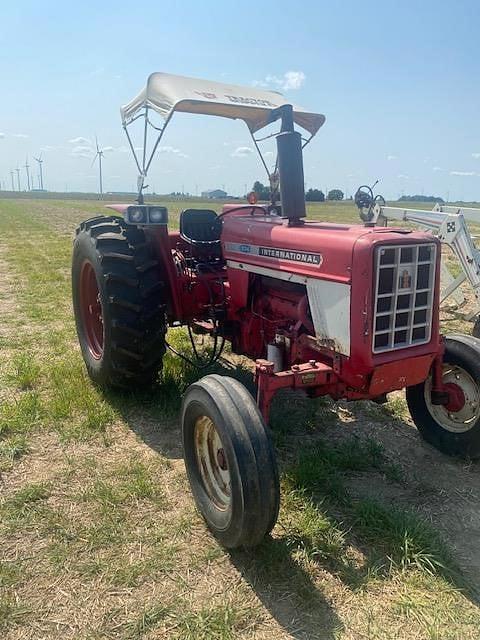 Image of International Harvester 574 equipment image 1